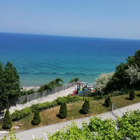 Silver Beach Apart *