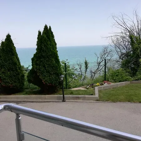 Silver Beach Apart